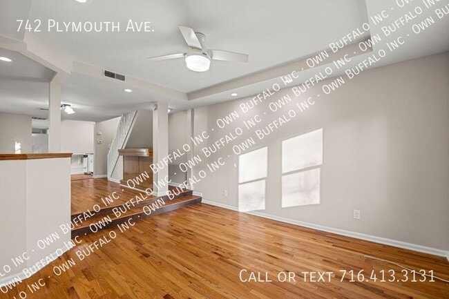 Building Photo - 742 Plymouth Ave