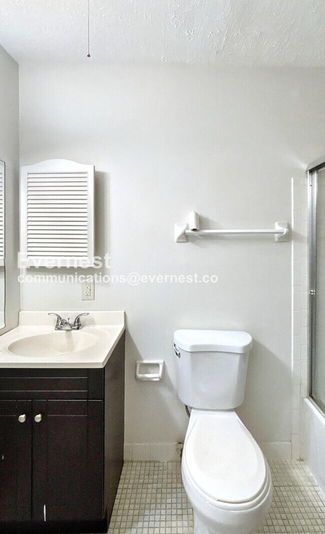 Building Photo - 5245 Portland St