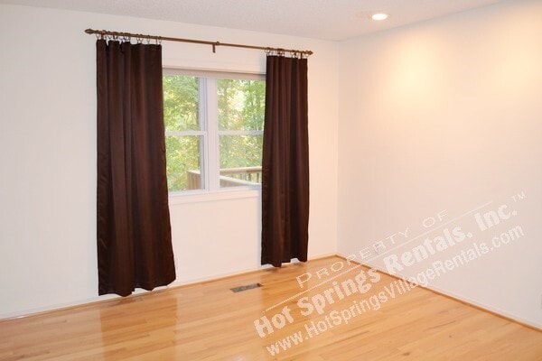 Building Photo - Cozy & Convenient | 2-Bedroom Home Near Ca...