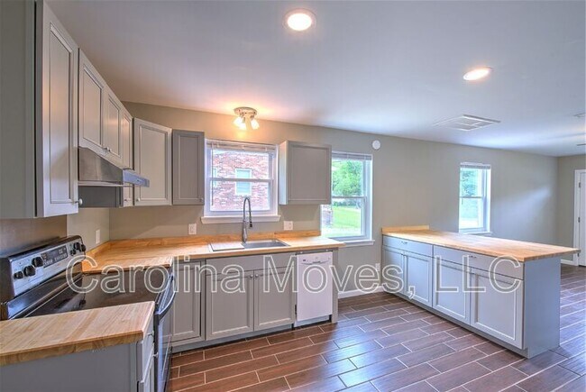 Building Photo - 130 Pleasant Dr