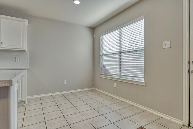 Building Photo - 10 Musgrove Pl