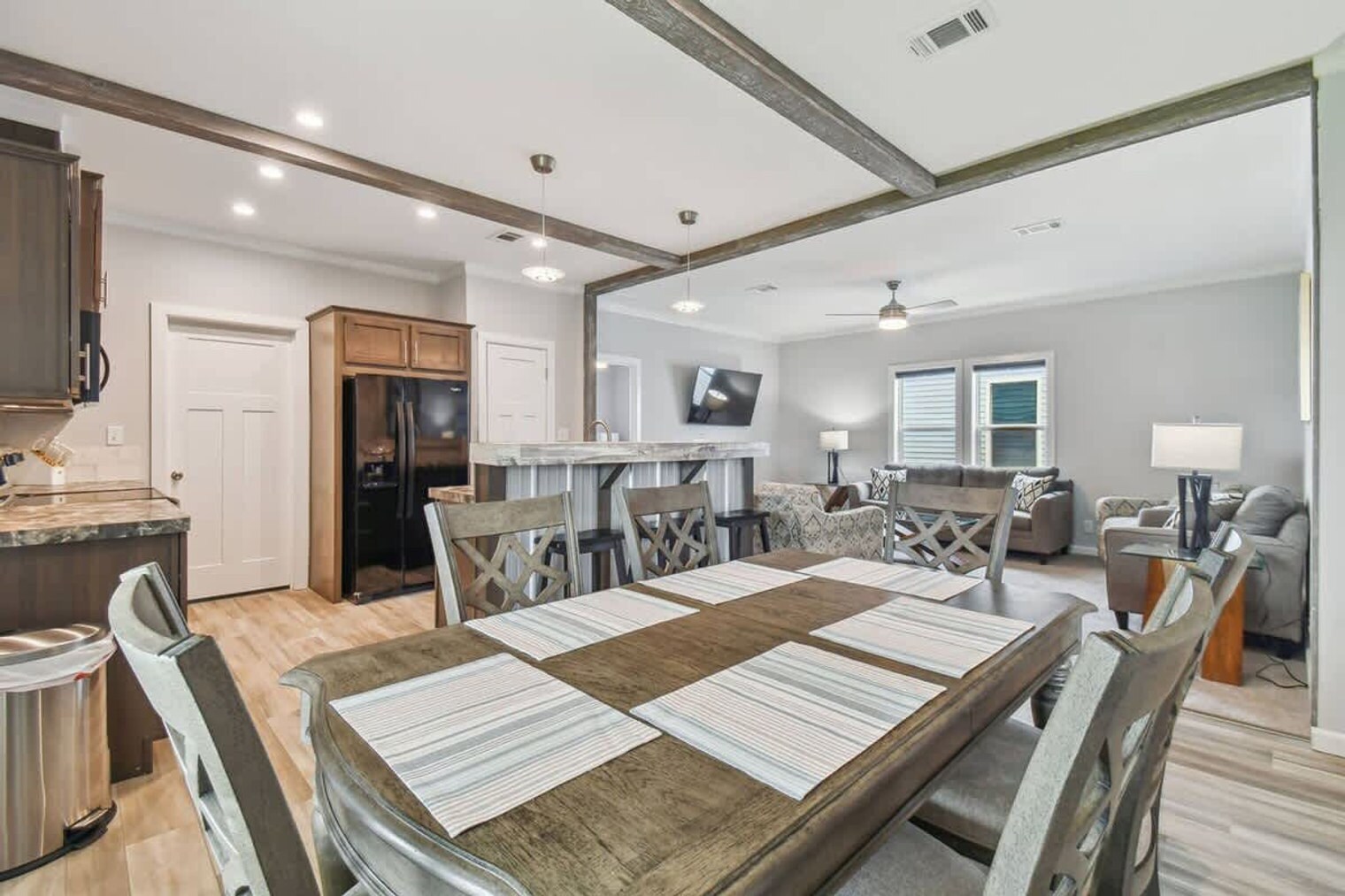 Building Photo - 10030 Sterling Ave