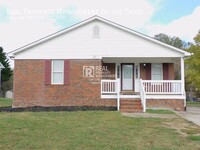 Building Photo - *Move in Special* Spacious 3BR/3.5BA with ...