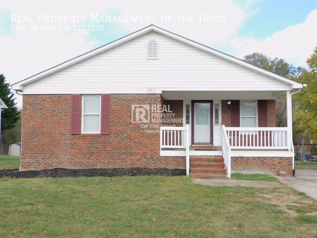 Primary Photo - *Move in Special* Spacious 3BR/3.5BA with ...