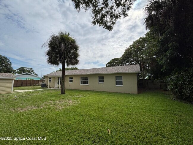 Building Photo - 672 Indian River Dr