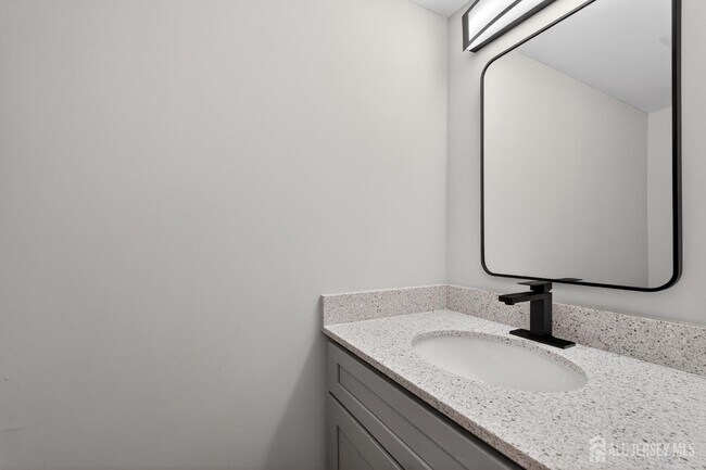 Building Photo - 172 Nathan Dr