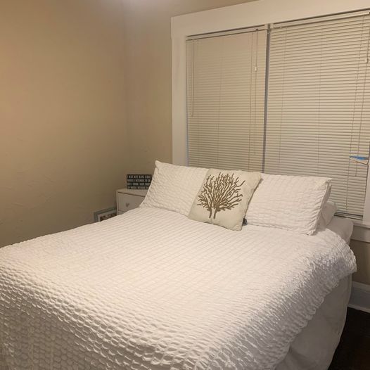 Building Photo - 1325 2nd Ave W