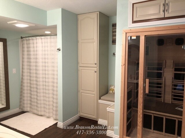 Building Photo - Now Leasing for August!!!