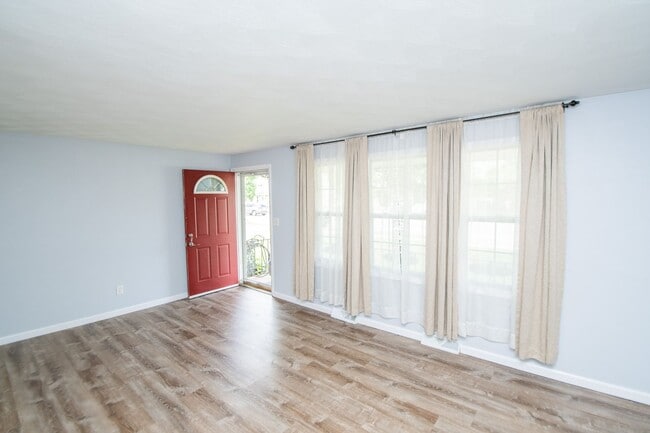 Building Photo - 3 bed 2 bath Ranch in Hobart