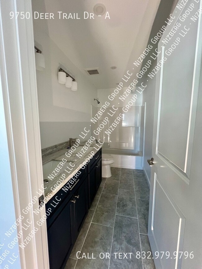 Building Photo - 9750 Deer Trail Dr