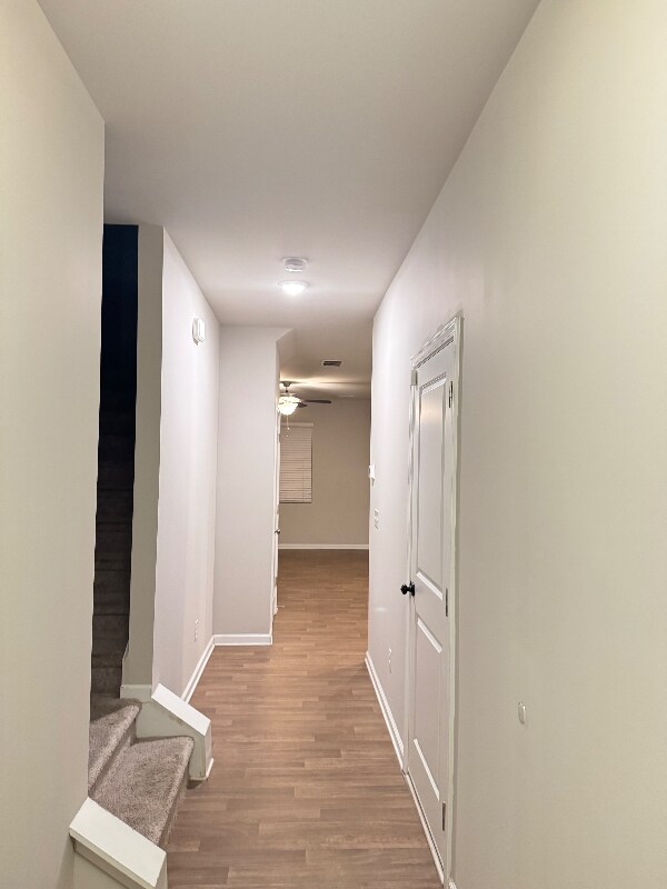 Building Photo - 2801 Ridgeview Dr
