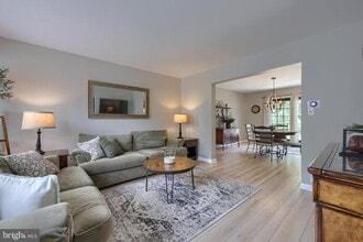 Building Photo - Lovely Elizabethtown Cape offers 3 bedroom...