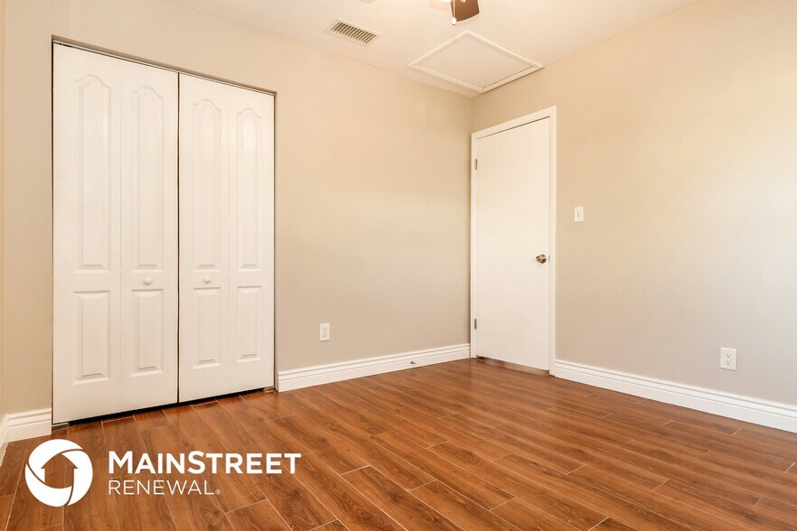 Building Photo - 601 Vining St