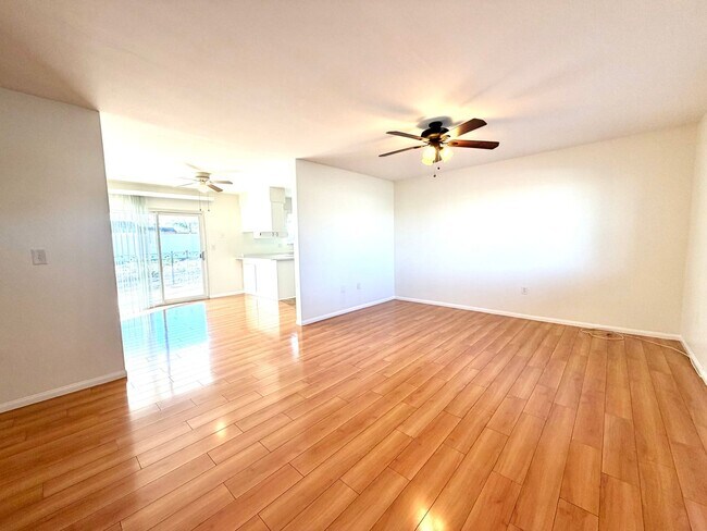 Building Photo - 55+ community-Move-in Ready 2 Bedroom 2 Bath Sun City Home!