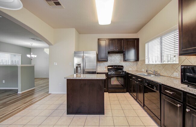 Building Photo - 7506 Pavilion Dr