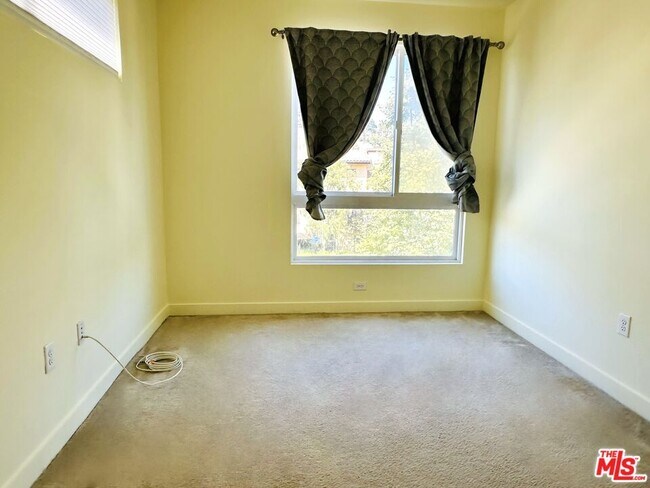 Building Photo - 2581 Arvia St
