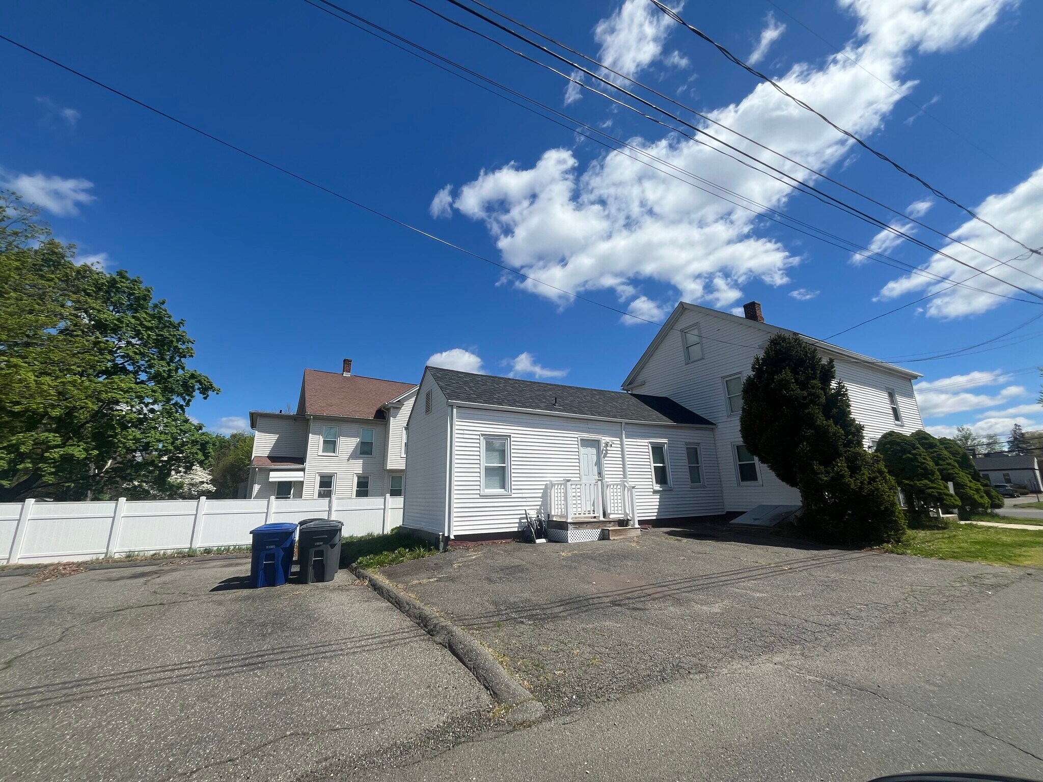 Parking - 704 Enfield St