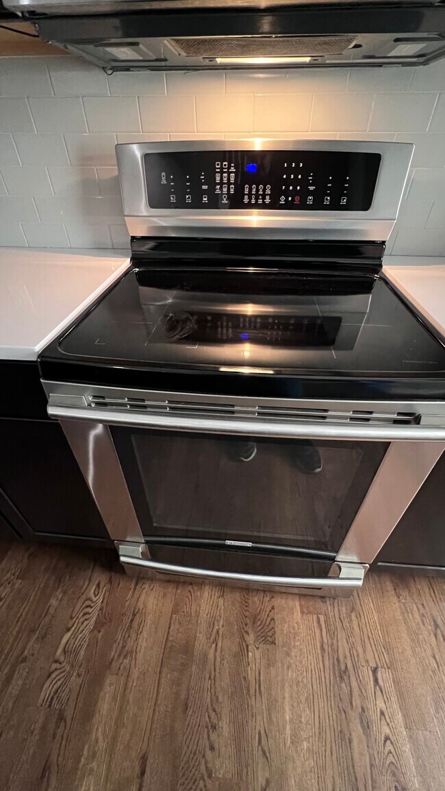 Building Photo - 438 Northern Ave