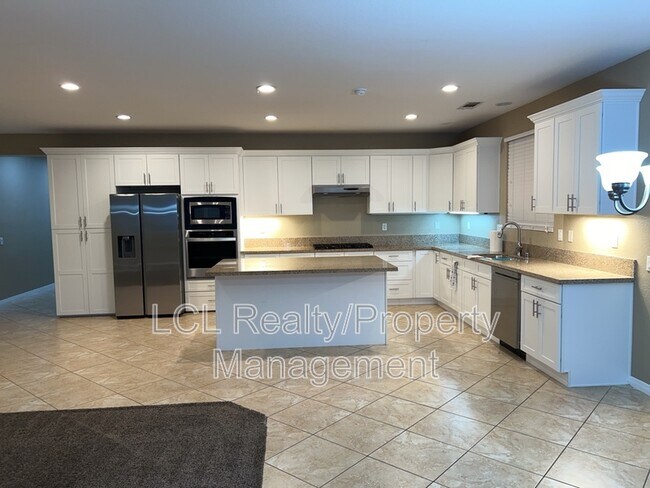 Building Photo - 30364 Skipstone Way