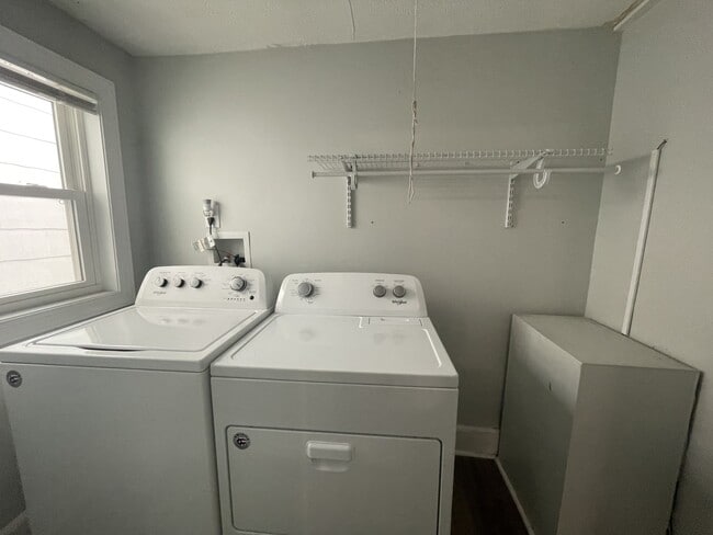 Building Photo - 415 Grove St