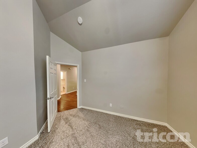 Building Photo - 219 Hartley Ln