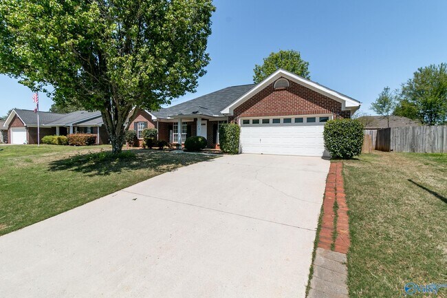 Building Photo - 114 Clover Ridge Dr