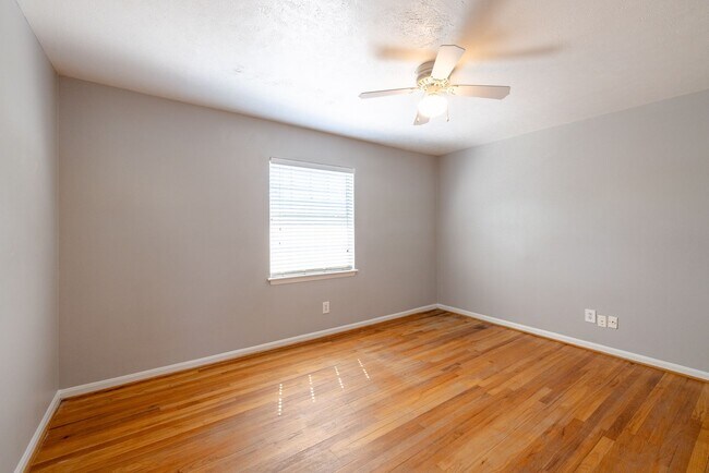 Building Photo - Peachtree Hills Court, Act fast! Reduced rent and zero admin fees — available for a limited time ...