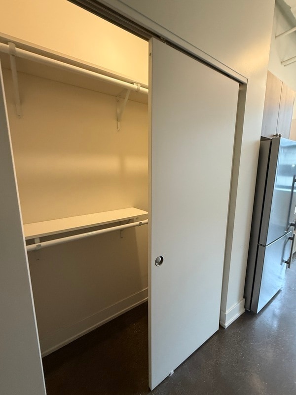 Building Photo - 28 E Adams St