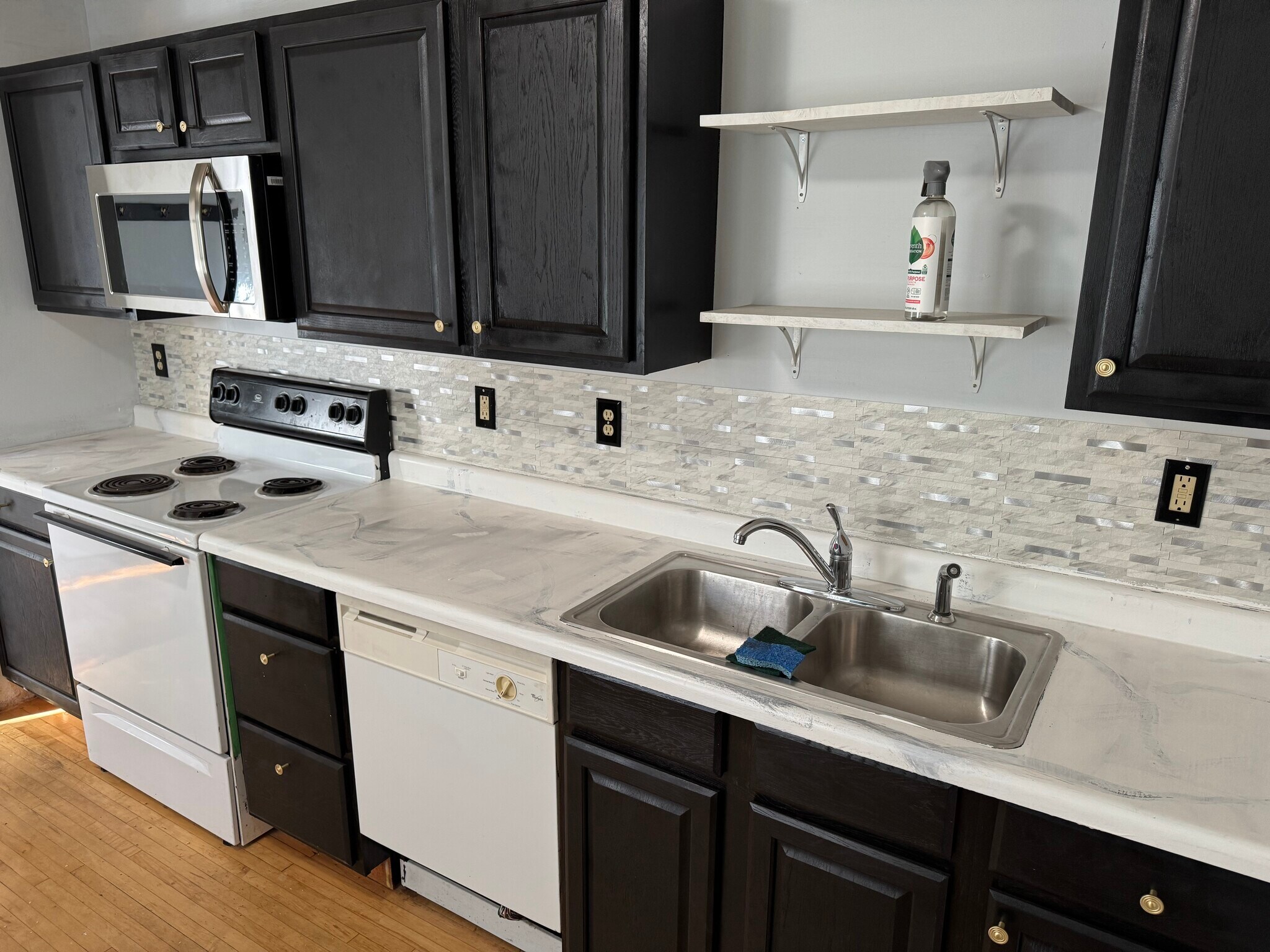 Building Photo - 730 Como Ave