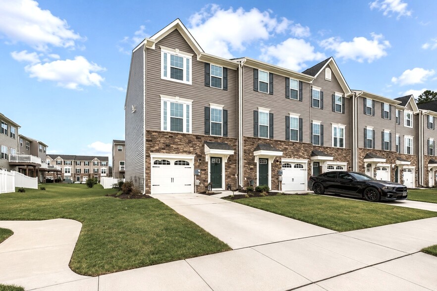 Building Photo - 134 Pinnacle Pl