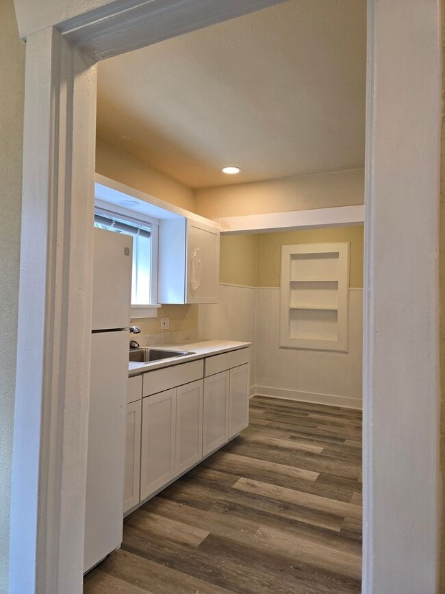 Building Photo - Alder Duplex