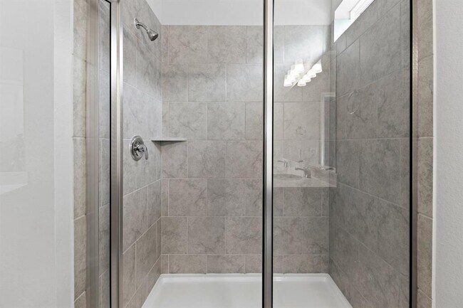 Building Photo - 100 Elm Br Trl