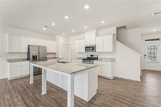 Building Photo - 649 Isom Walk