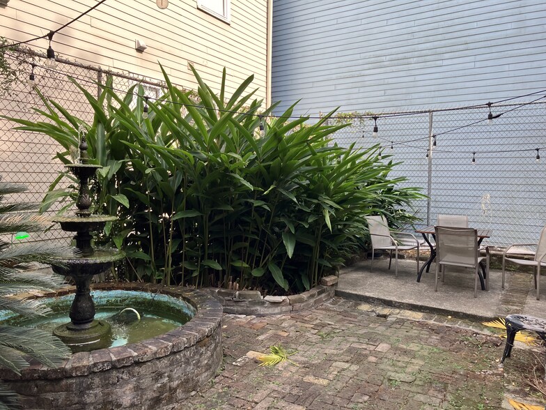 Building Photo - 1300 Treme St