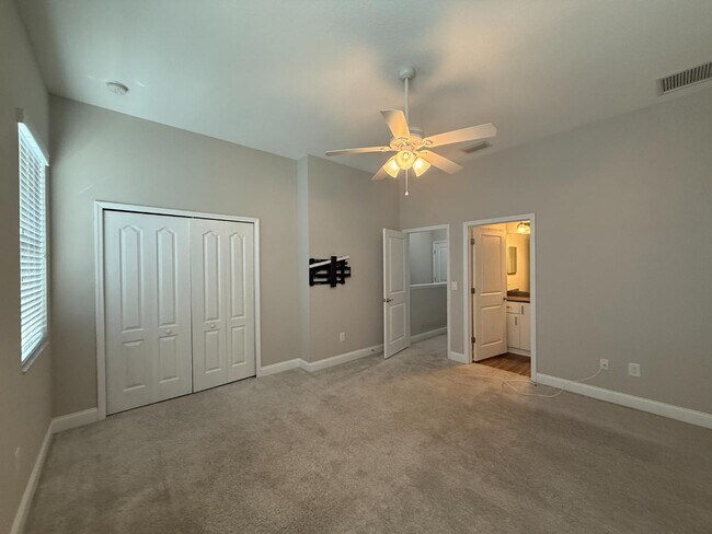 Building Photo - 2820 1st Ave S