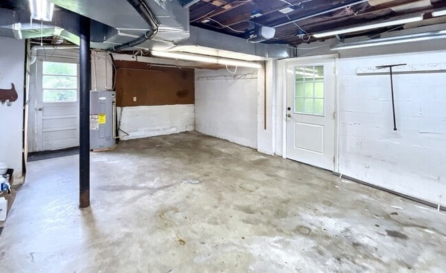 Building Photo - 4015 Izlar Ln