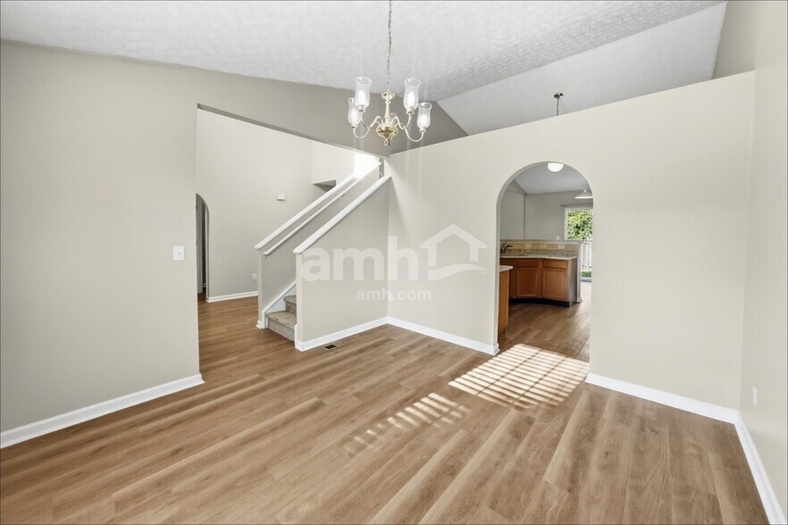 Building Photo - 368 Evergreen Cir