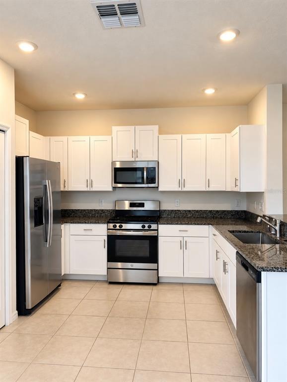 Building Photo - 8212 Crescent Oaks Dr