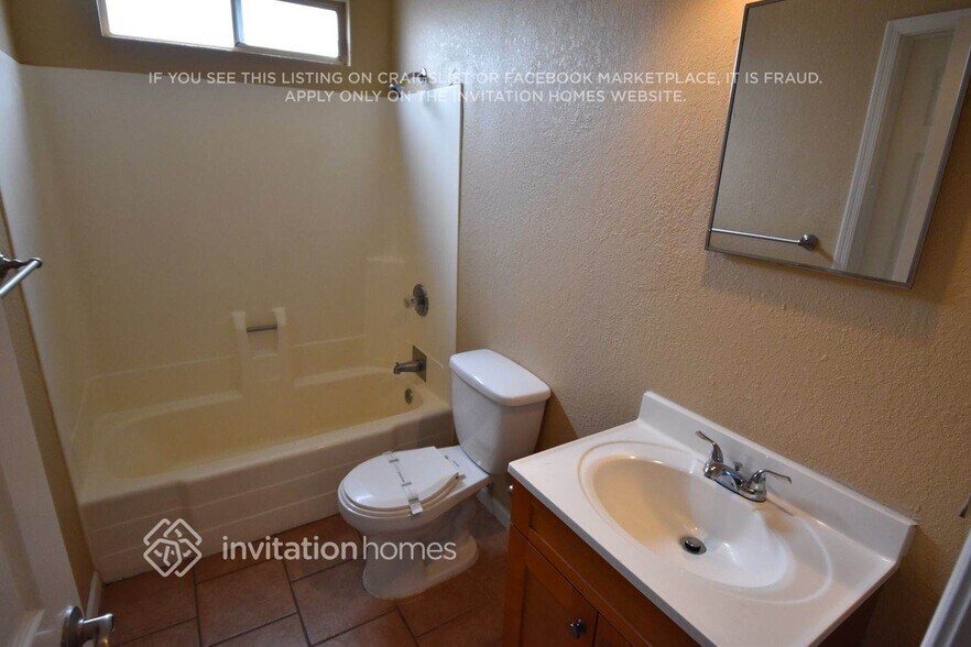 Building Photo - 9602 N 35th Dr