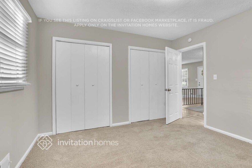 Building Photo - 4891 Lehigh Dr