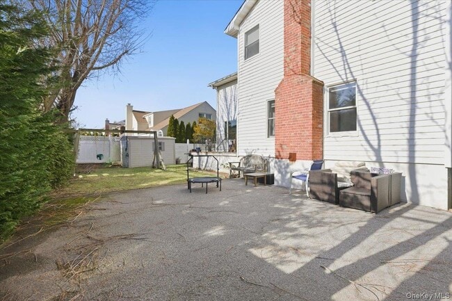 Building Photo - 1495 Bay Blvd