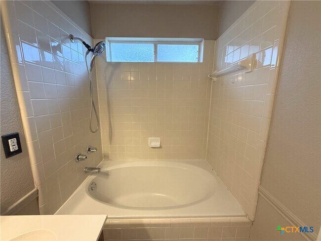 Building Photo - 1002 Northern Dancer Dr