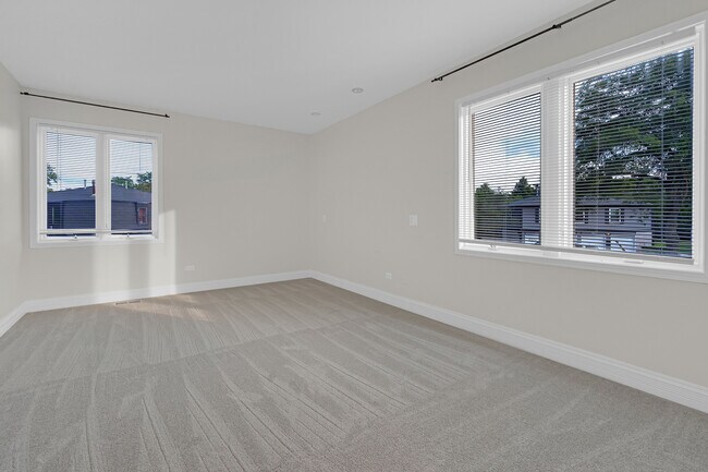 Building Photo - 608 W Inverrary Ln