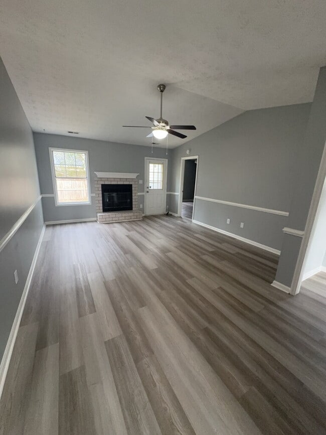 Building Photo - Beautiful 3 Bedroom, 2 Bath Home-3013 Steeple Chase Ct.