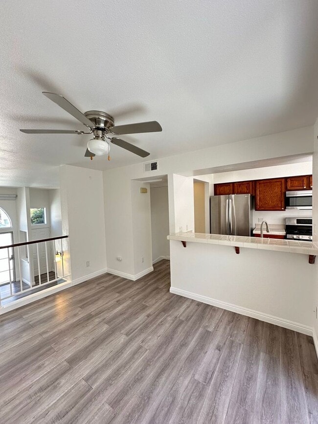 Building Photo - Sherman Oaks - Stunning 2 Bed Townhonme - Wood Floors - Central Heat/Air - 2 Car Garage!