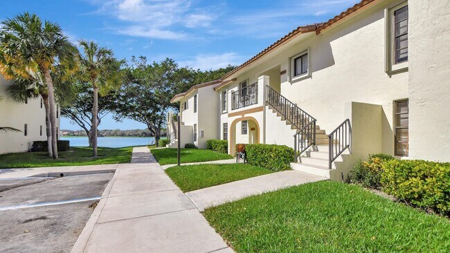 Building Photo - 2900 Olivewood Terrace