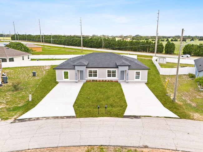 Building Photo - Stylish & Spacious 3 Bedroom Home in Prime Location!