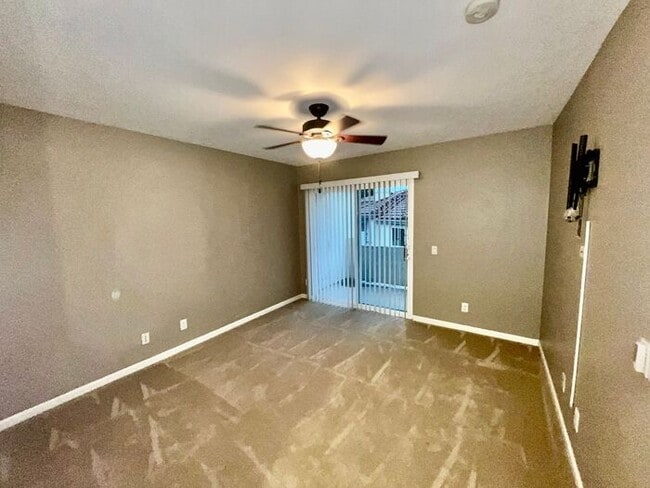 Building Photo - Welcome to this beautiful 3-bedroom, 2-bathroom condo in the desirable Avalon at Eagles Crossing