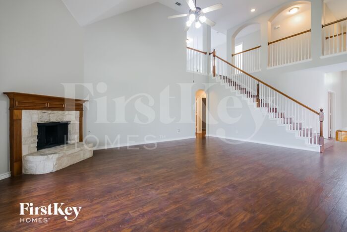 Building Photo - 611 Dover Heights Trail