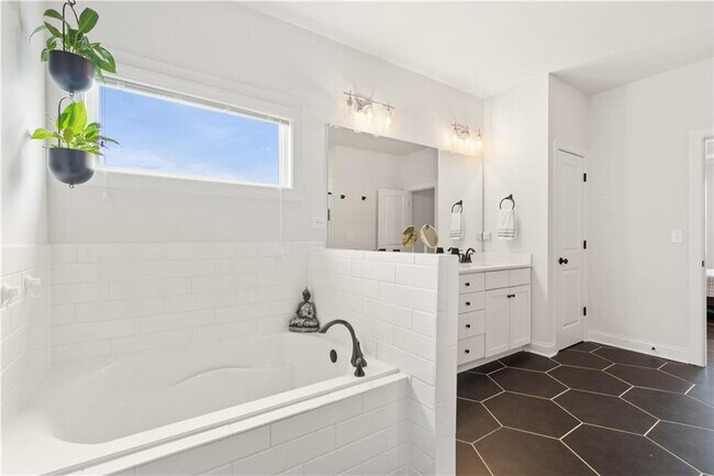 Building Photo - 409 Carmichael Cir
